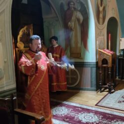 Дорогие Братья и Сестры, сердечно поздравляем вас со светлым Христовым Воскресением - Пасхой!